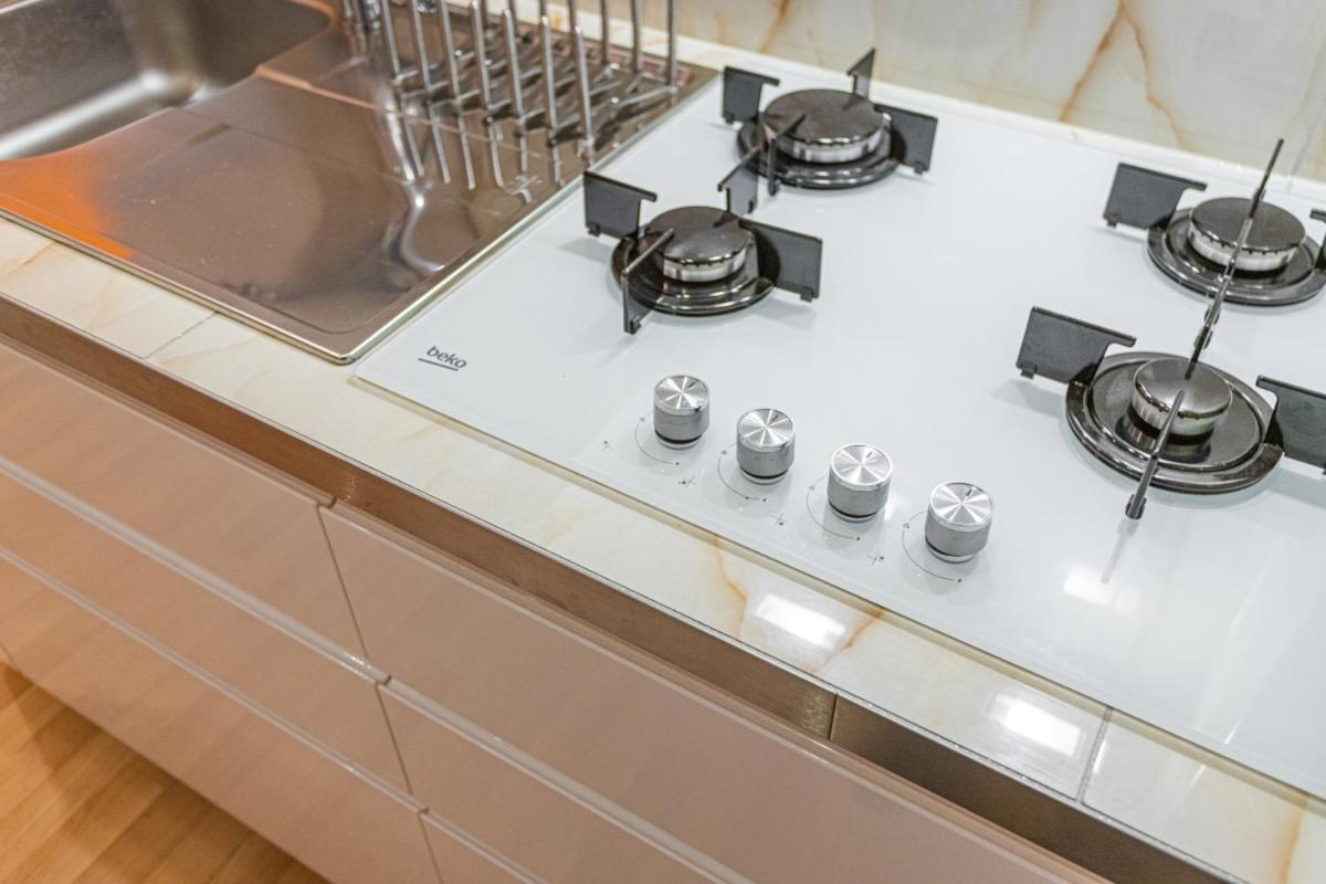 Jet Hottub - Washer&dryer - 12min Center - 160mbs Wifi Apartment Prague